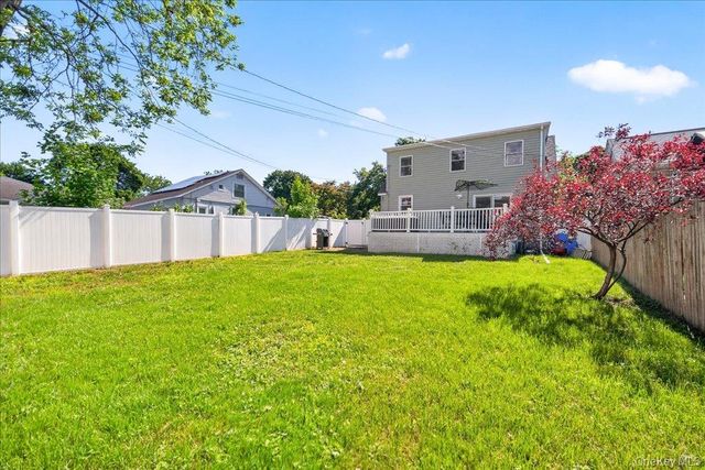 23 Roosevelt Place, Newburgh, NY 12550