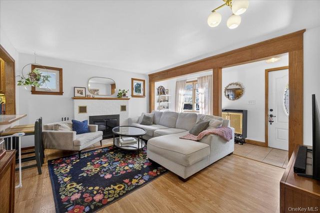 23 Roosevelt Place, Newburgh, NY 12550