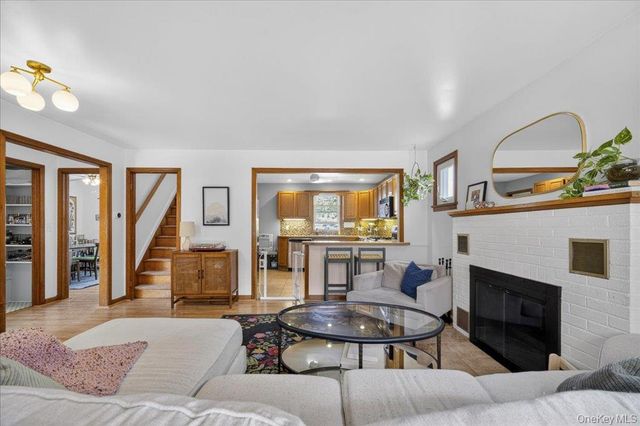 23 Roosevelt Place, Newburgh, NY 12550