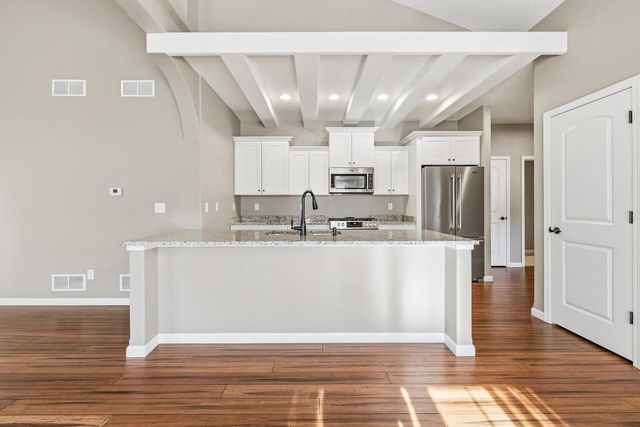 282 Lower Woodford CIRCLE, West Bend, WI 53090