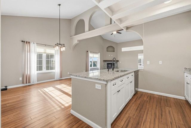 282 Lower Woodford CIRCLE, West Bend, WI 53090