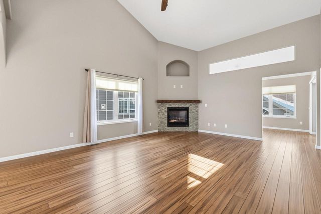 282 Lower Woodford CIRCLE, West Bend, WI 53090