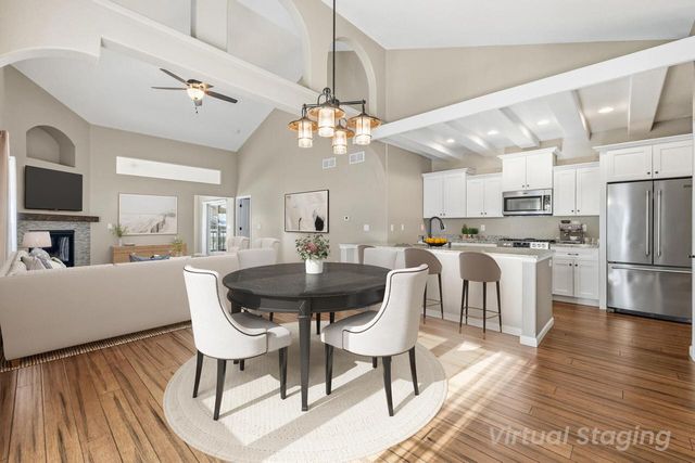 282 Lower Woodford CIRCLE, West Bend, WI 53090