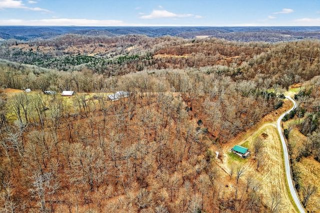 99 Judkins Ln, Hickman, TN 38567
