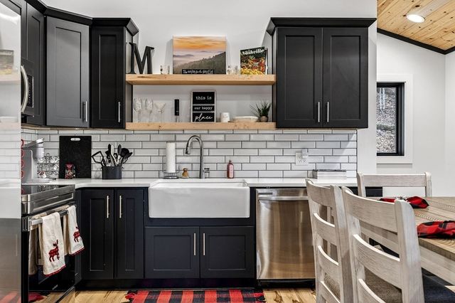 99 Judkins Ln, Hickman, TN 38567