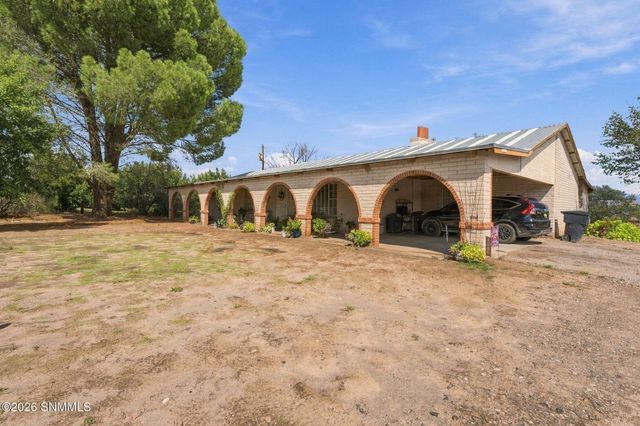 3550 Coral Road 1, Las Cruces, NM 88007