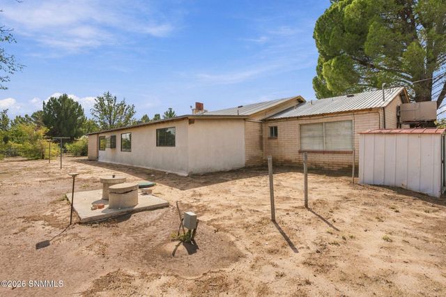 3550 Coral Road 1, Las Cruces, NM 88007