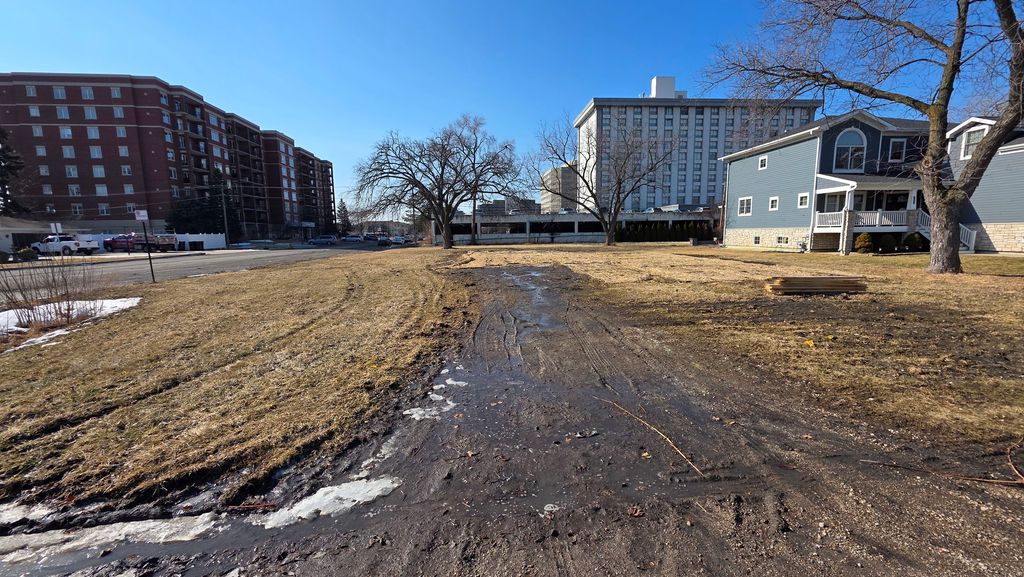 5602 N Fairview Avenue, Norwood Park, IL 60631