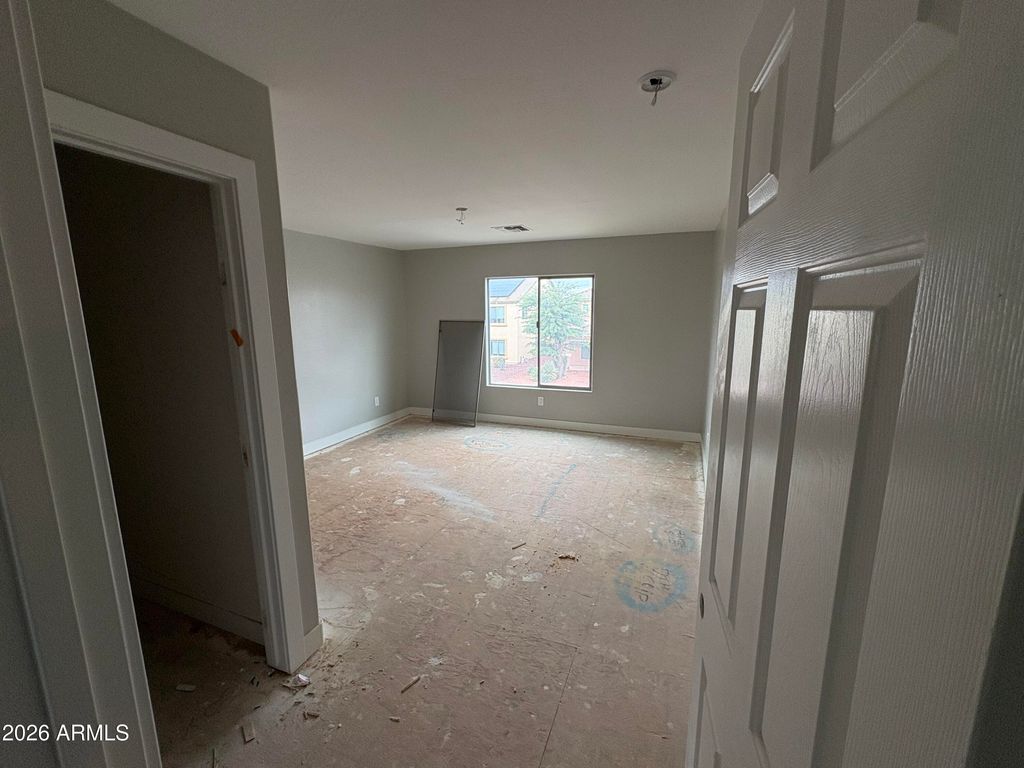 Image 14 of property listing at 951 W ELIZABETH Way, Coolidge, AZ 85128