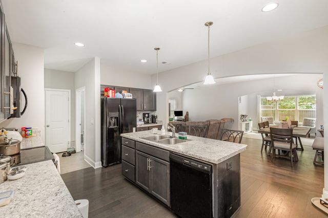 135 Auxley Ct, White House, TN 37188