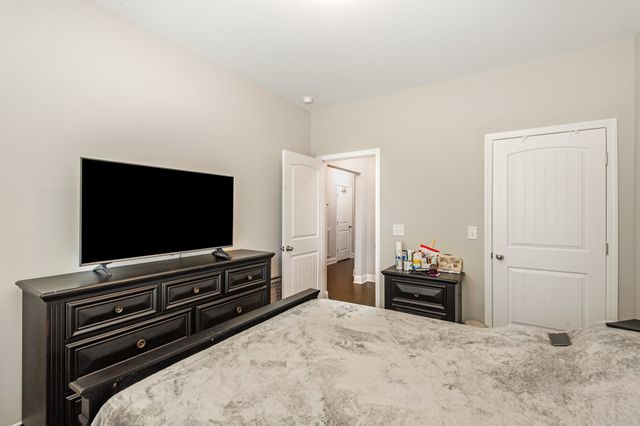 135 Auxley Ct, White House, TN 37188