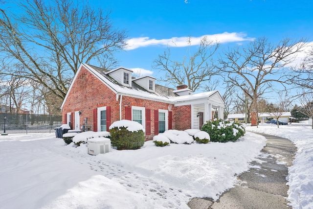 40 Halifax Ct D, Springfield, MA 01108
