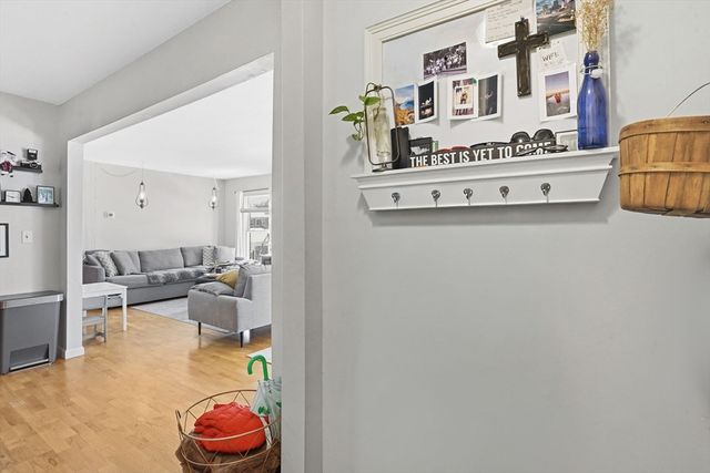 40 Halifax Ct D, Springfield, MA 01108