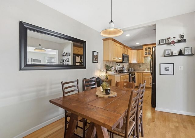 40 Halifax Ct D, Springfield, MA 01108