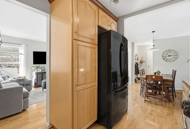40 Halifax Ct D, Springfield, MA 01108
