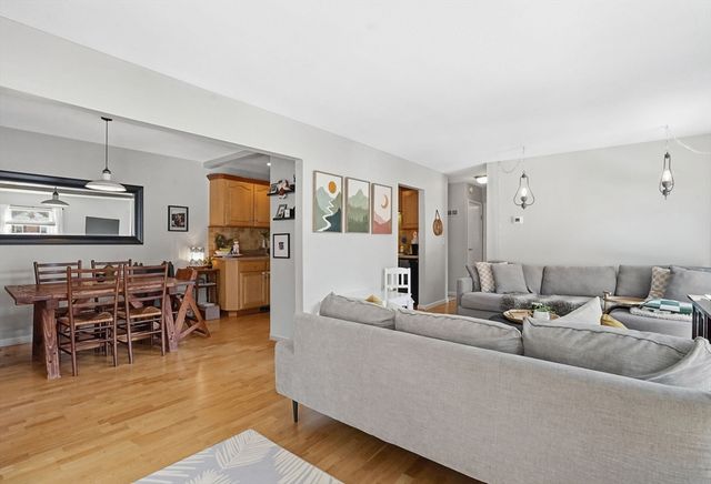 40 Halifax Ct D, Springfield, MA 01108