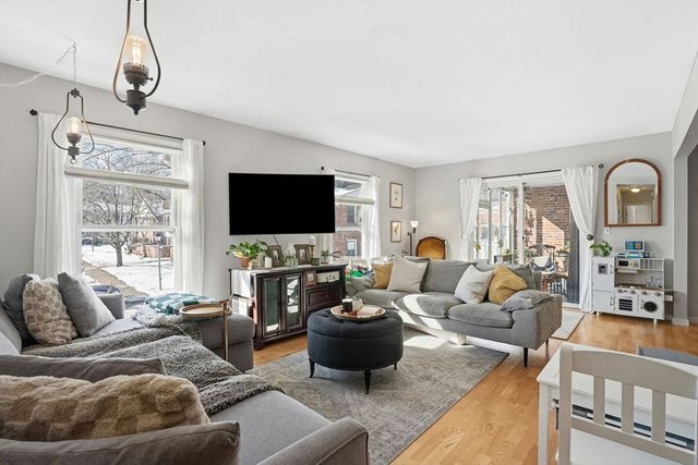 40 Halifax Ct D, Springfield, MA 01108