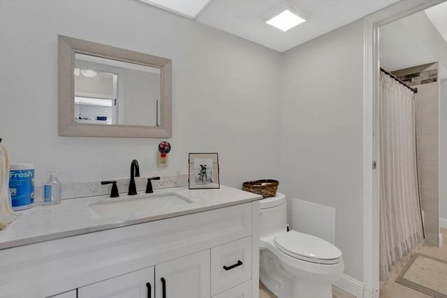 40 Halifax Ct D, Springfield, MA 01108