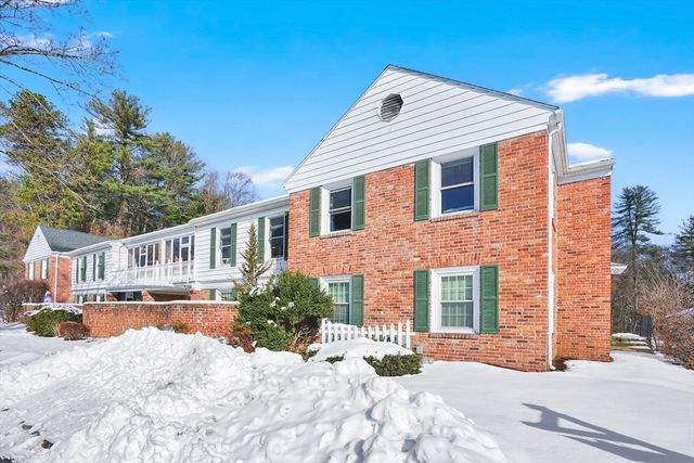 40 Halifax Ct D, Springfield, MA 01108
