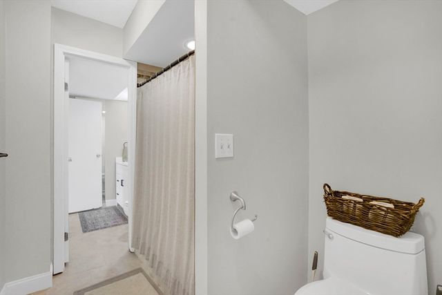 40 Halifax Ct D, Springfield, MA 01108