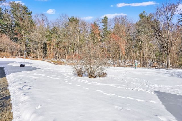 40 Halifax Ct D, Springfield, MA 01108