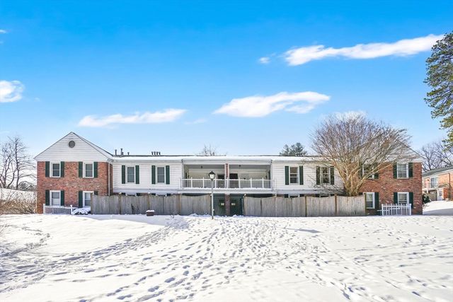 40 Halifax Ct D, Springfield, MA 01108