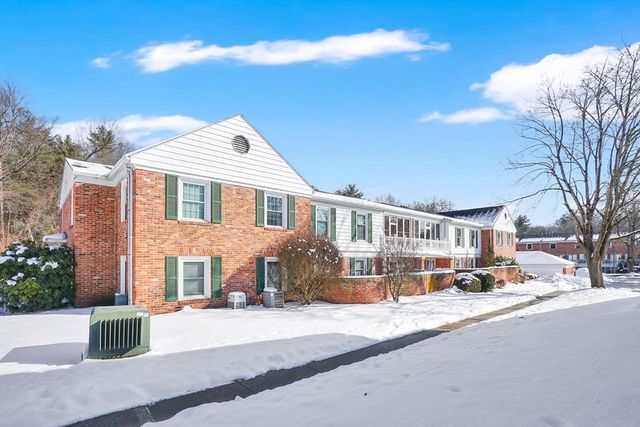 40 Halifax Ct D, Springfield, MA 01108