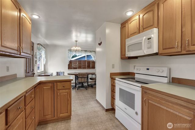 420 S 128th Street, Seattle, WA 98168