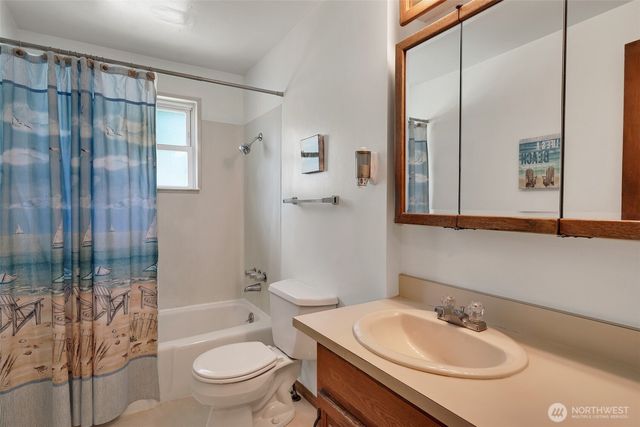 420 S 128th Street, Seattle, WA 98168