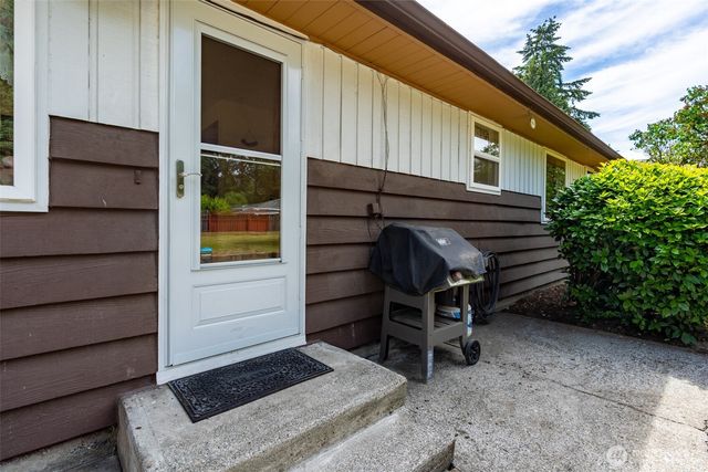 420 S 128th Street, Seattle, WA 98168