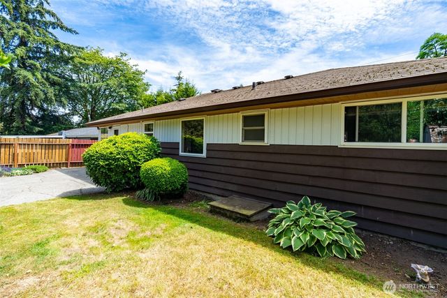 420 S 128th Street, Seattle, WA 98168
