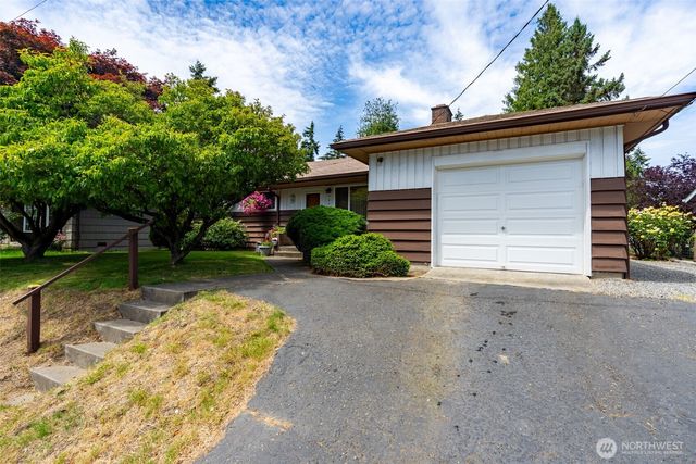 420 S 128th Street, Seattle, WA 98168