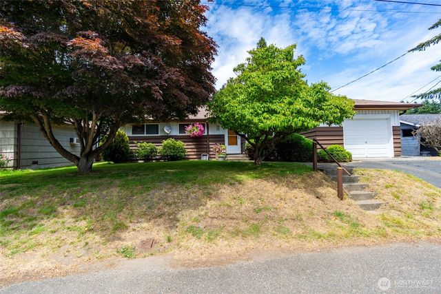 420 S 128th Street, Seattle, WA 98168