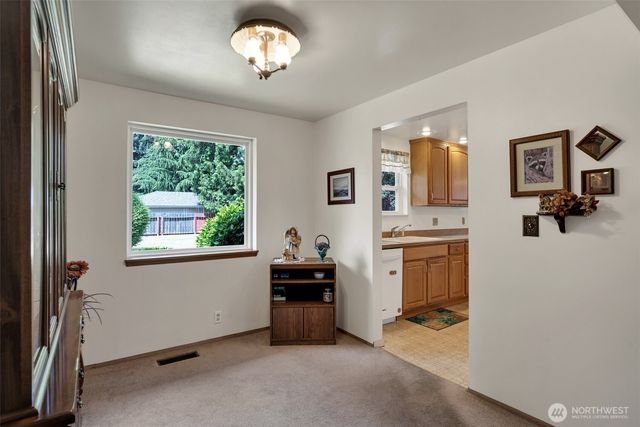 420 S 128th Street, Seattle, WA 98168