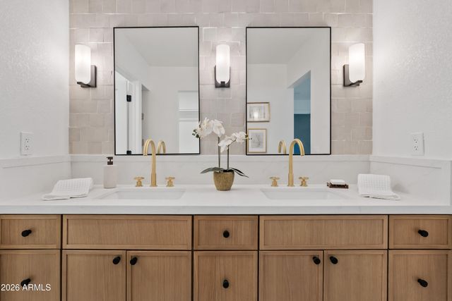 4852 E BETTY ELYSE Lane, Scottsdale, AZ 85254