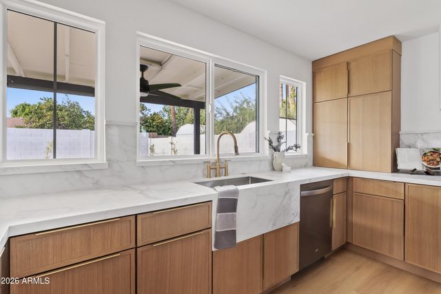 4852 E BETTY ELYSE Lane, Scottsdale, AZ 85254