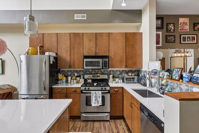 2650 University Avenue W 205, Saint Paul, MN 55114