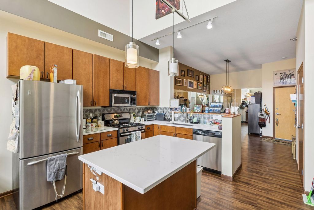 2650 University Avenue W 205, Saint Paul, MN 55114