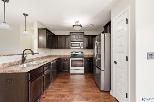 174 Walkers Hill Road, Meridianville, AL 35759