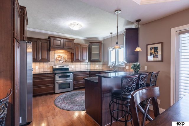 907 Ridge Road Place, Hickman, NE 68372