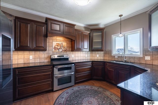 907 Ridge Road Place, Hickman, NE 68372