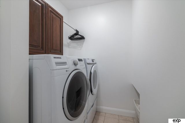 907 Ridge Road Place, Hickman, NE 68372