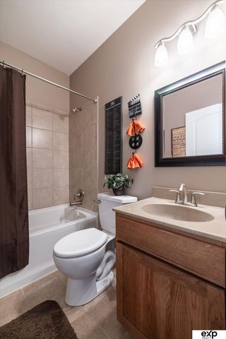 907 Ridge Road Place, Hickman, NE 68372