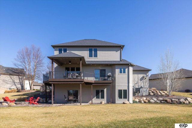 907 Ridge Road Place, Hickman, NE 68372