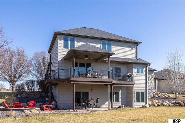 907 Ridge Road Place, Hickman, NE 68372