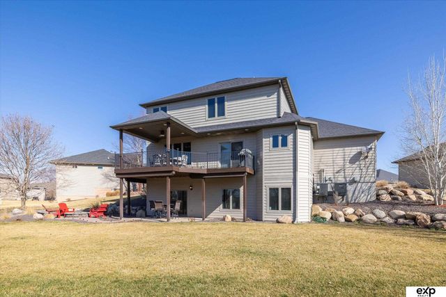 907 Ridge Road Place, Hickman, NE 68372