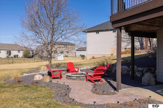 907 Ridge Road Place, Hickman, NE 68372