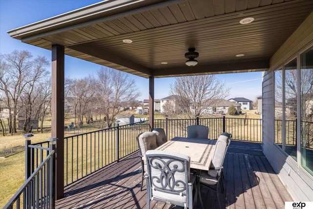907 Ridge Road Place, Hickman, NE 68372