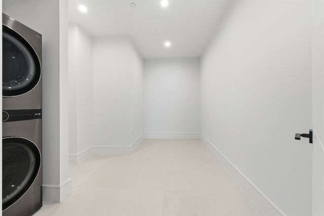 2323 Lake Drive 201, Singer Island, FL 33404