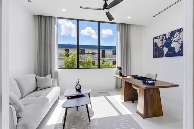 2323 Lake Drive 201, Singer Island, FL 33404